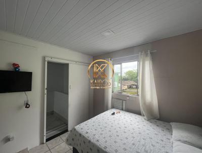 Casa Sobreposta para Venda na cidade de Guaruj&aacute; no bairro Vila &Aacute;urea (Vicente de Carvalho)